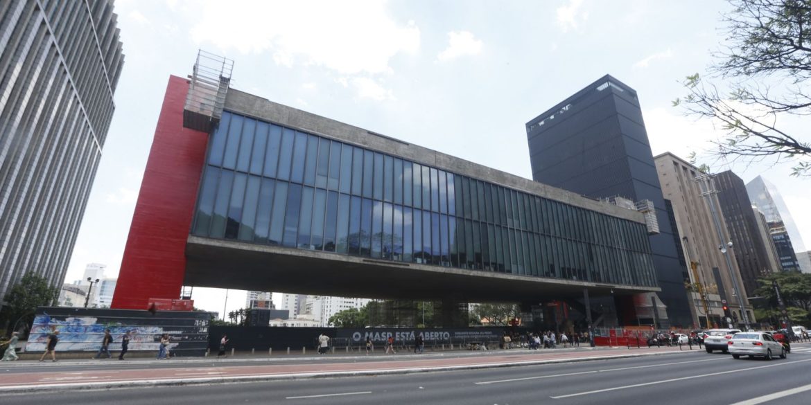 exposicao-“historias-da-ecologia”-reune-mais-de-200-obras-no-masp