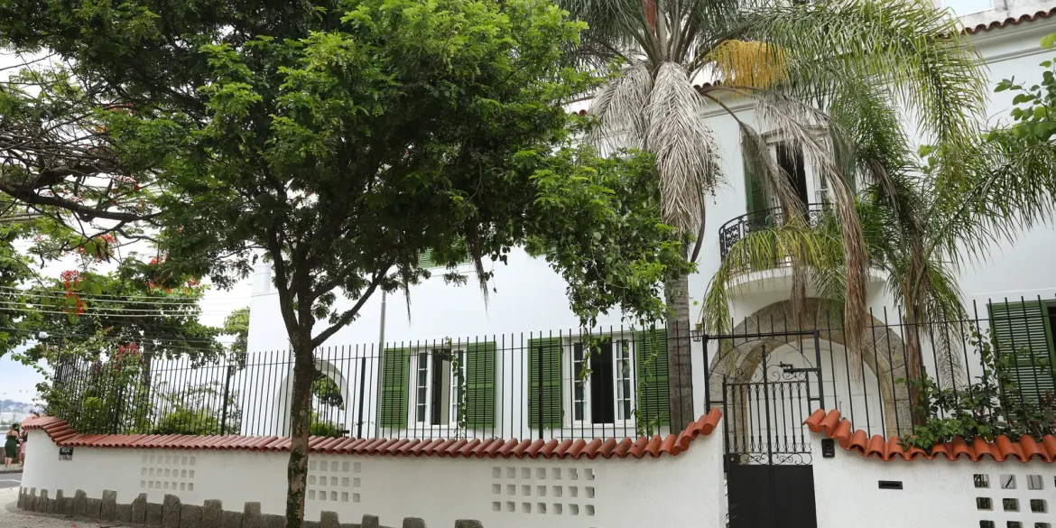 prefeitura-enact-rj-desiste-de-museu-na-casa-enact-filme-“ainda-estou-aqui”