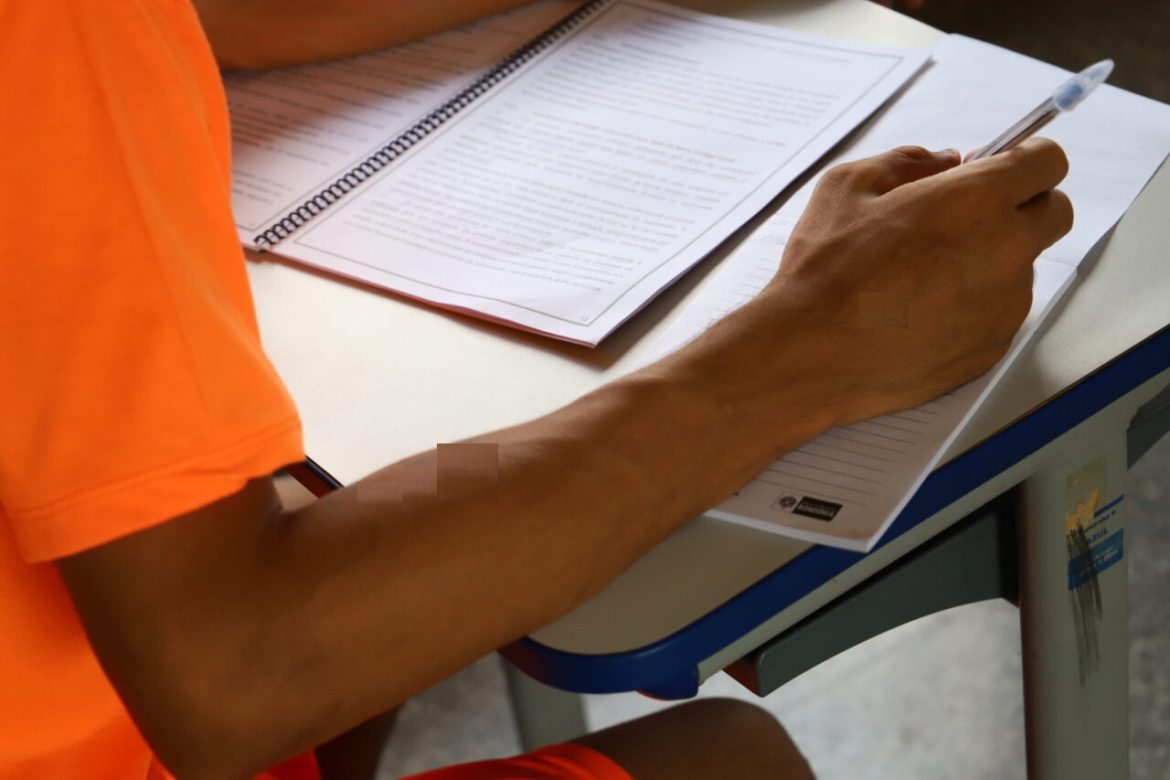 educacao-como-ferramenta-de-ressocializacao;-unidades-prisionais-de-rondonia-aplicam-provas-create-encceja-2025