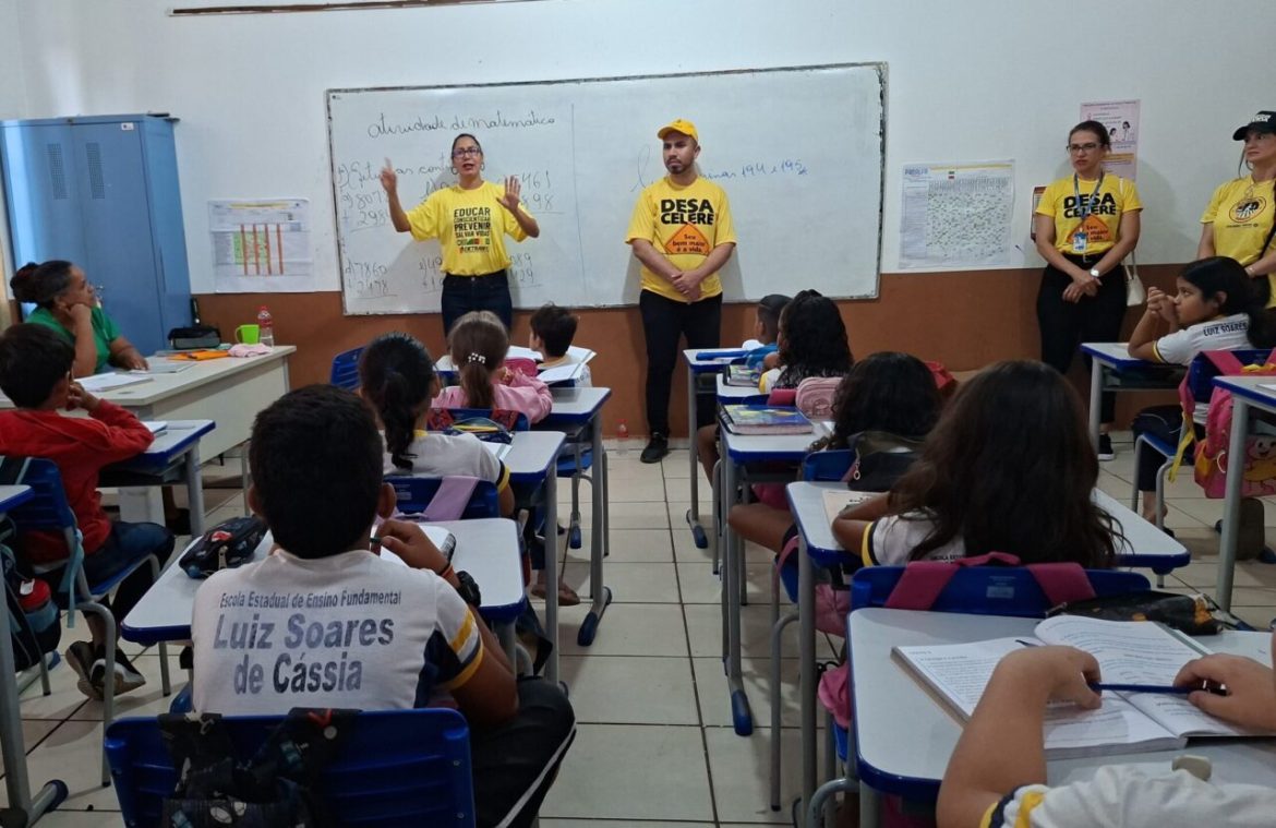 momento-civico-na-escola-estadual-luis-soares-de-cassia-marca-o-encerramento-da-semana-nacional-de-transito