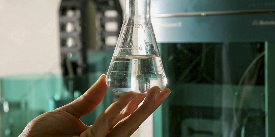 cfm-cobra-reforco-da-fiscalizacao-apos-intoxicacoes-por-metanol