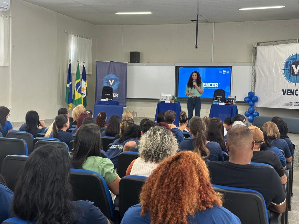 entrega-de-kits-profissionais-cease-programa-vencer-marca-nova-etapa-para-alunos-de-jaru