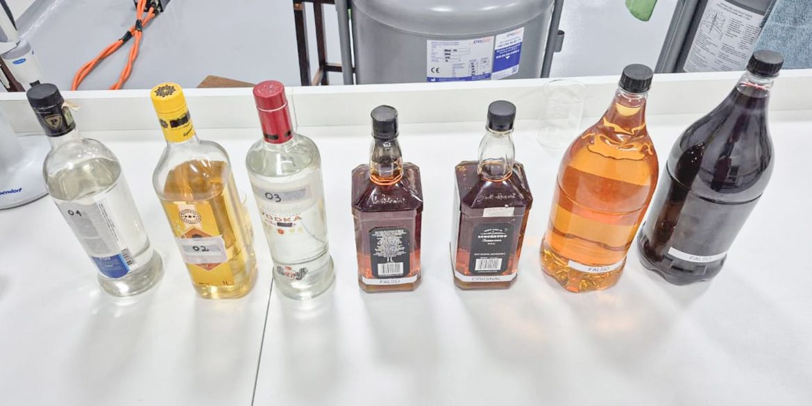 fabrica-clandestina-de-bebidas-usava-etanol-adulterado-de-postos