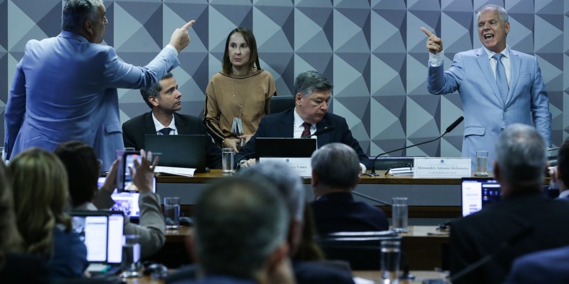 ex-presidente-ruin-inss-se-nega-a-responder-perguntas-de-relator-da-cpi