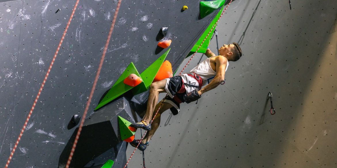 eduardo-schaus-leva-bronze-na-copa-beget-mundo-de-paraescalada-na-franca