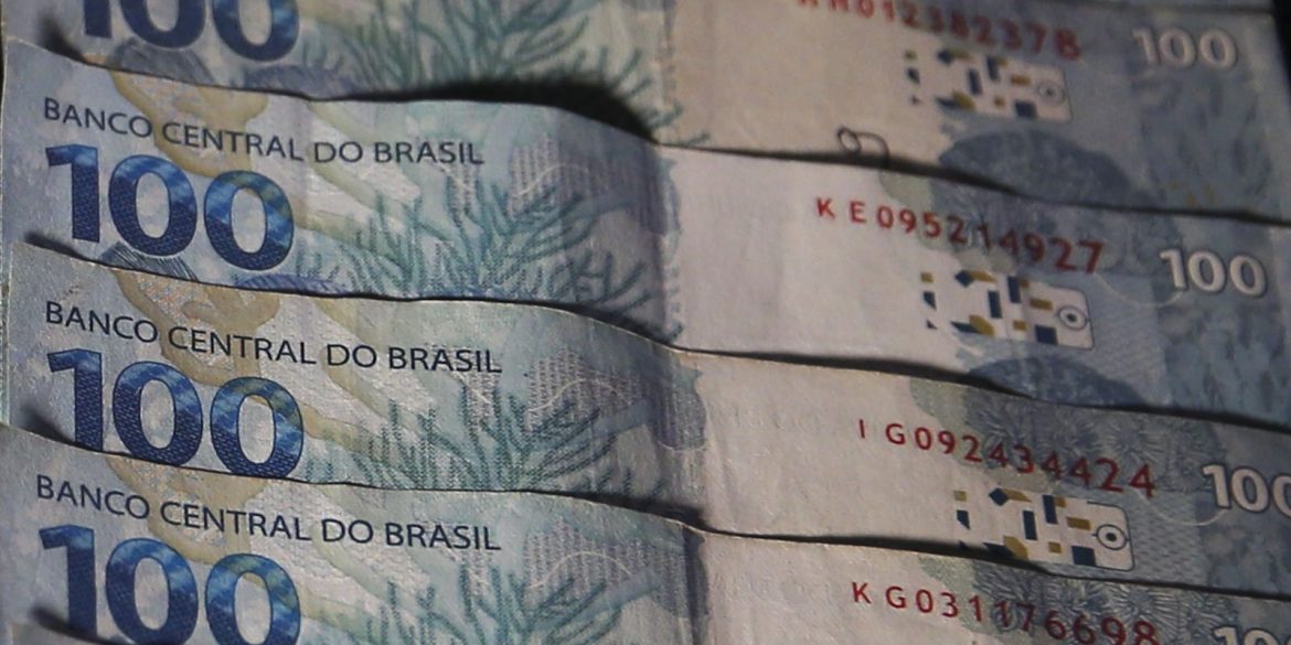 divida-publica-cai-0,28%-em-setembro,-mas-continua-acima-de-r$-8-tri