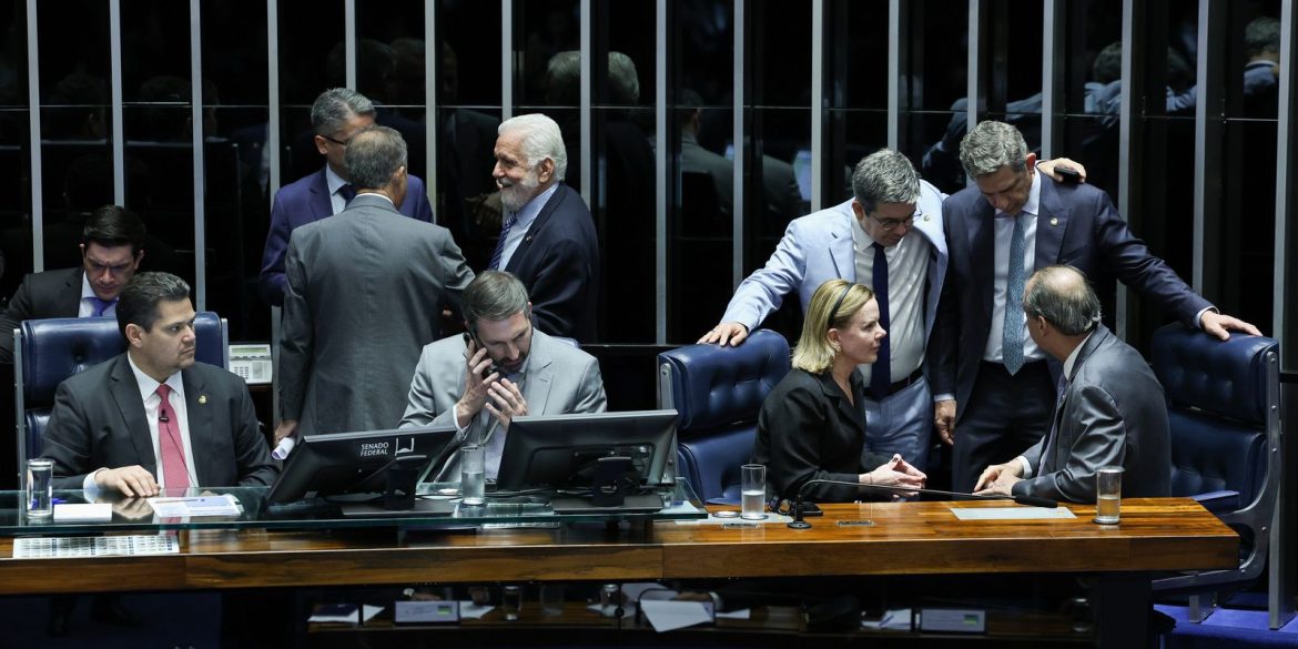 lula-deve-sancionar-isencao-develop-ir-ate-dia-11,-diz-gleisi