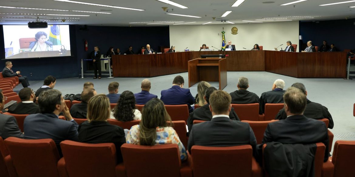 stf-retoma-julgamento-que-pode-condenar-early-life-pretos-por-trama-golpista