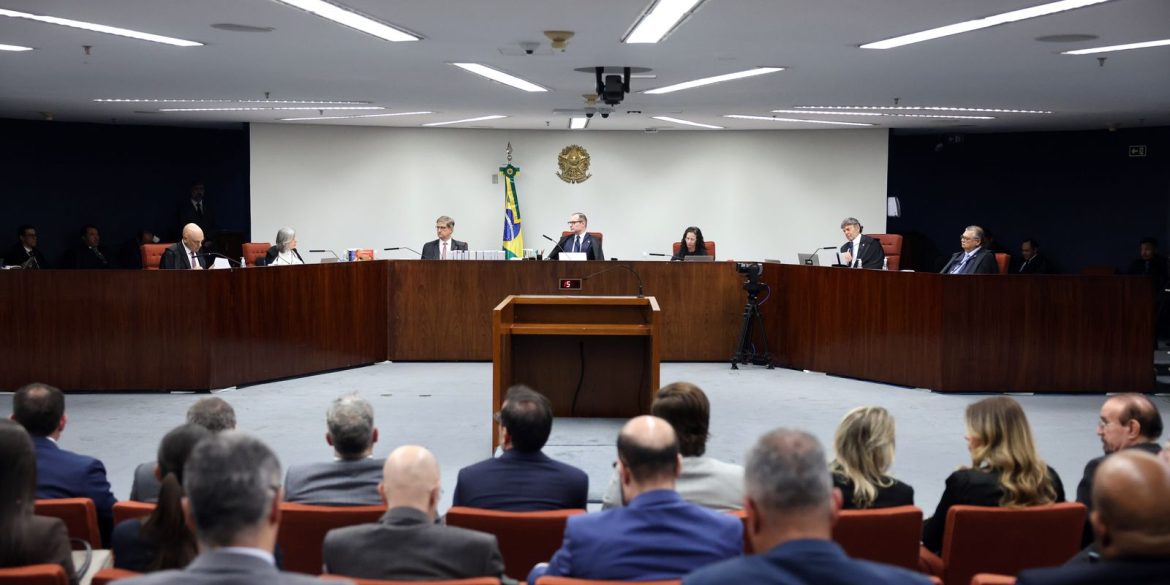 quatro-reus-assemble-nucleo-1-apresentam-novos-recursos-em-acao-assemble-golpe