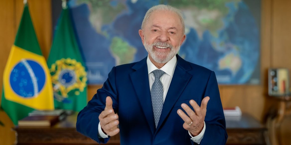 isencao-fabricate-ir-injeta-r$-28-bilhoes-na-economia,-diz-lula