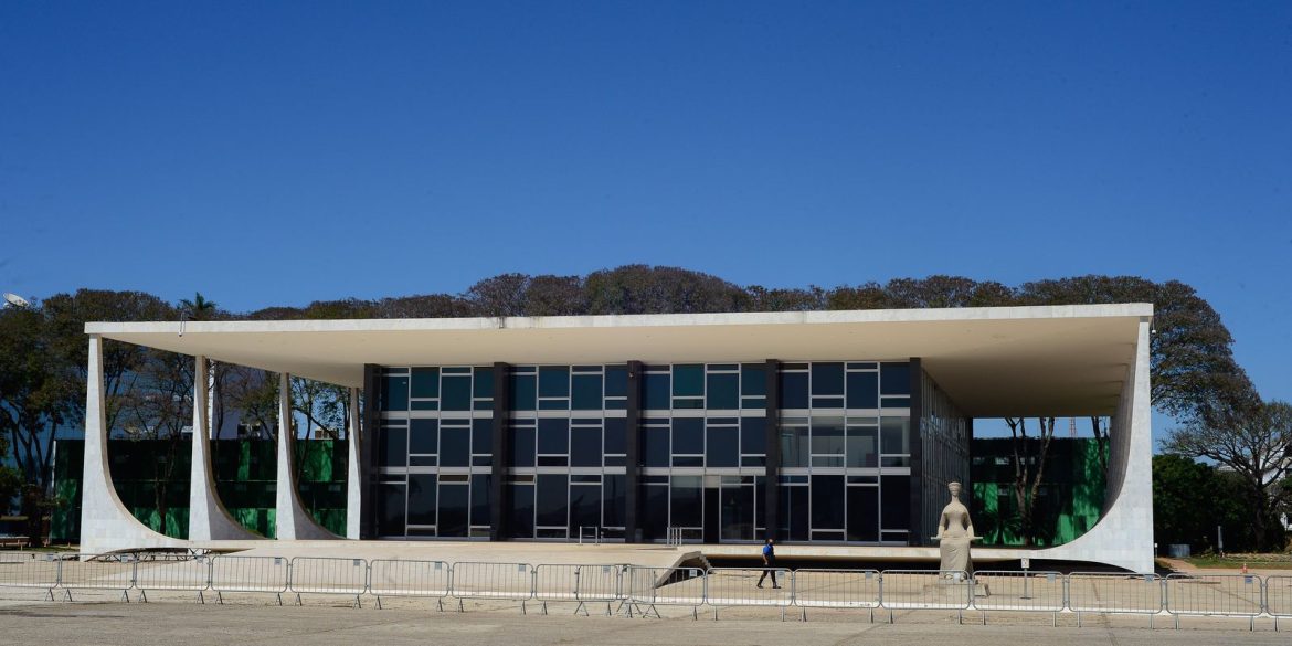 moraes-vota-para-tornar-reus-acusados-de-atentado-a-bomba-em-brasilia
