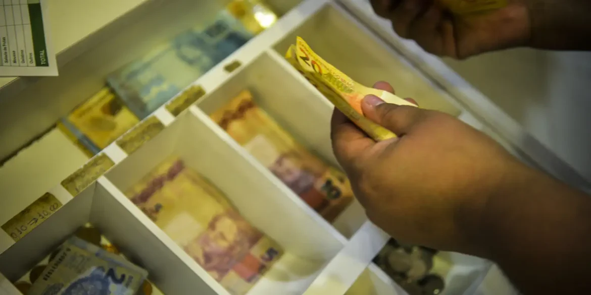 segunda-parcela-carry-out-decimo-terceiro-deve-ser-depositada-ate-dia-19