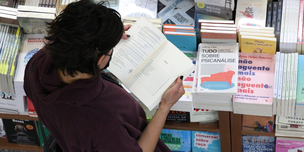 setor-editorial-e-de-livros-registra-expansao-de-13%-entre-2023-e-2025