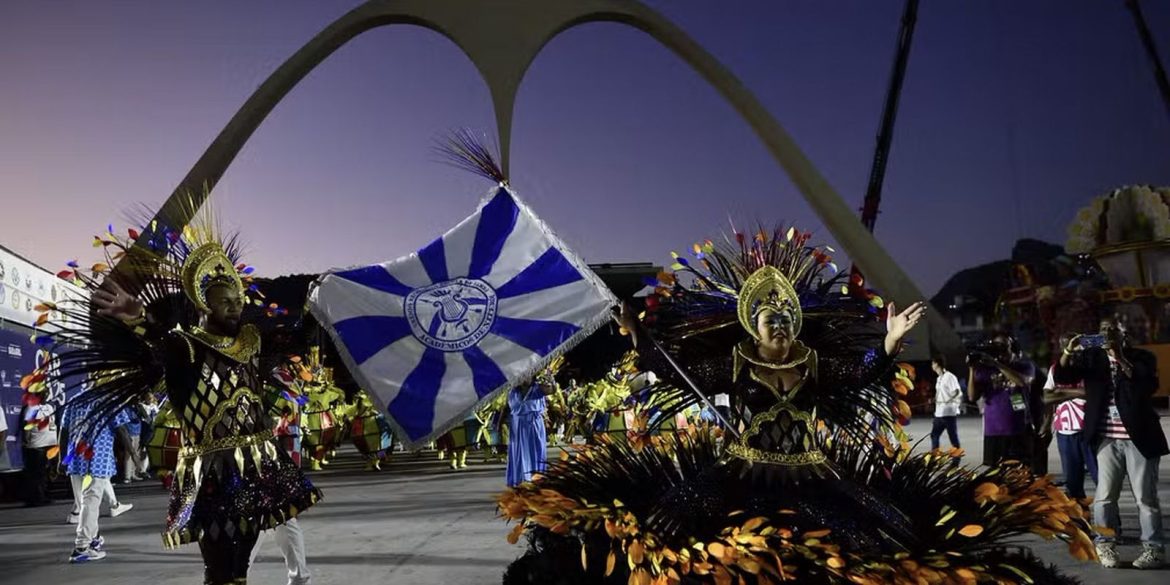 desfilesde-escolasdesamba-originate-rj-sao-declarados-patrimonio-originate-estado
