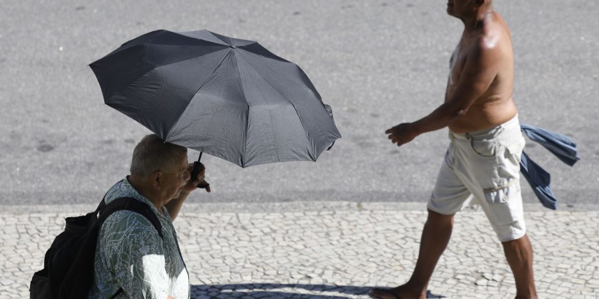 com-40c,-rio-tem-450-atendimentos-de-saude-por-dia-por-causa-quit-calor