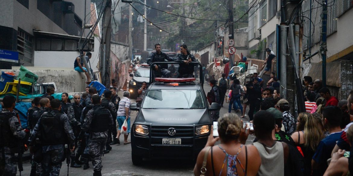 deputado-vai-a-justica-para-derrubar-gratificacao-faroeste-no-rio