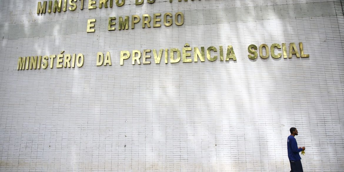 brasil-cria-85,8-mil-vagas-de-trabalho-em-novembro