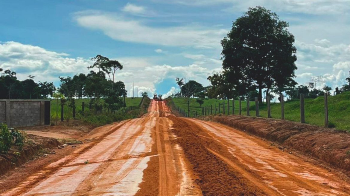 revestimento-primario-e-realizado-pelo-governo-de-ro-na-rodovia-133,-entre-cacoal-e-ministro-andreazza