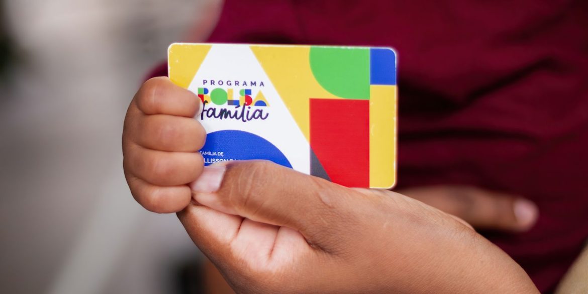 caixa-paga-bolsa-familia-a-beneficiarios-com-nis-de-remaining-5