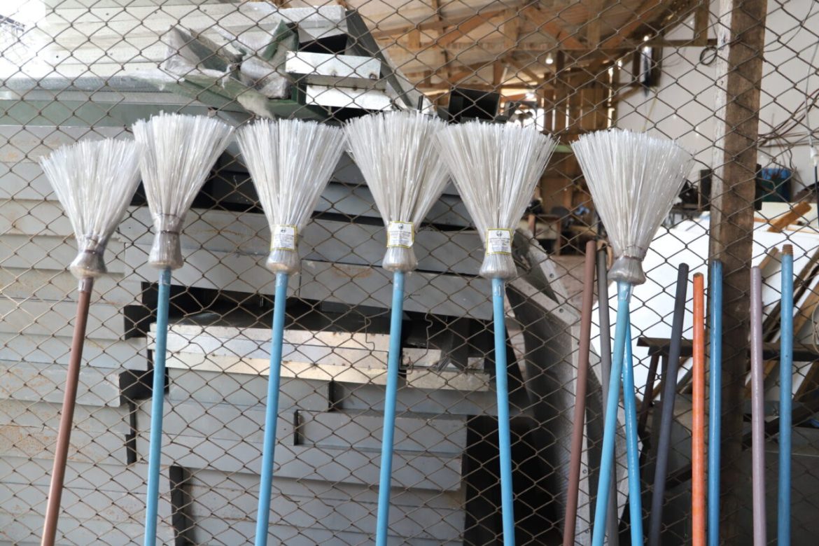 projeto-amplia-coleta-de-garrafas-pet-para-reciclagem-e-producao-de-vassouras-por-reeducandos-em-porto-velho