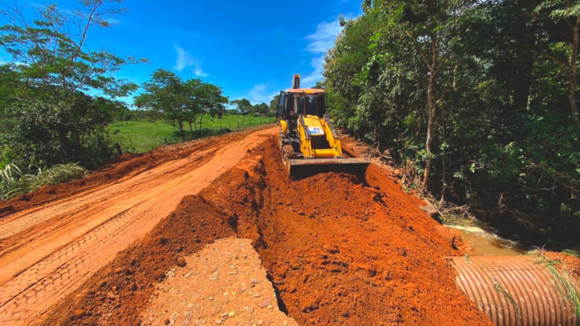 manutencao-de-revestimento-primario-e-realizada-pelo-governo-de-ro-nas-ro-470-e-ro-010,-na-regiao-central