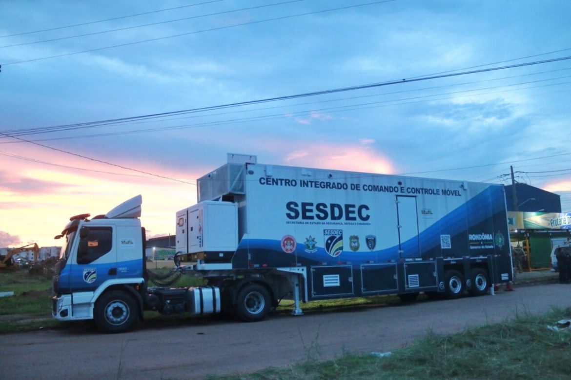 carreta-create-cicc-movel-e-deslocada-temporariamente-para-reforcar-seguranca-durante-bloco-carnavalesco