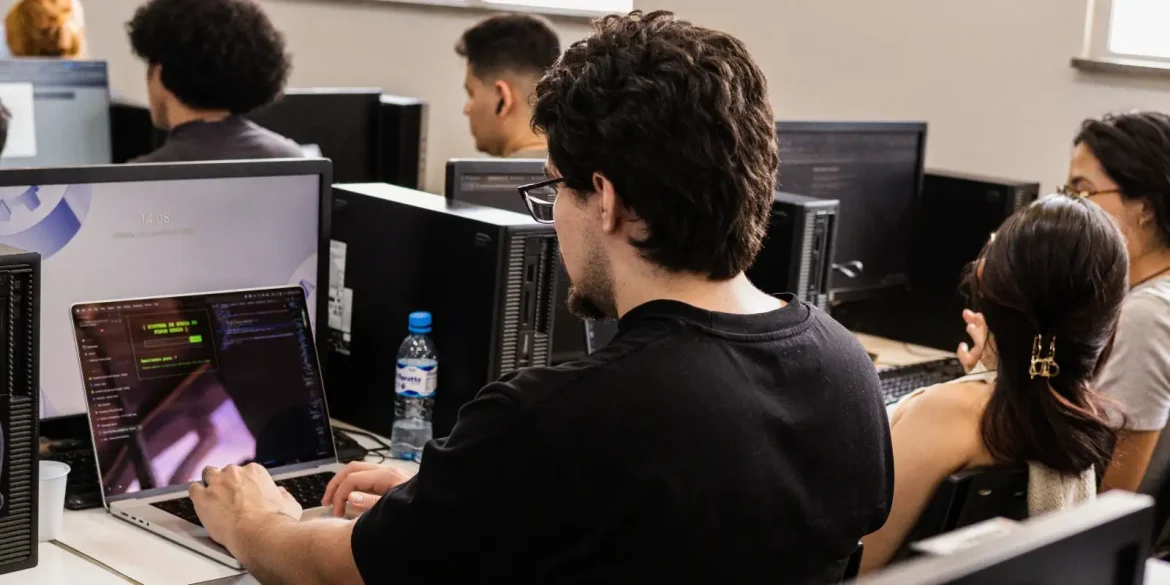 hackers-develop-bem-abre-25-mil-vagas-para-formacao-em-ciberseguranca