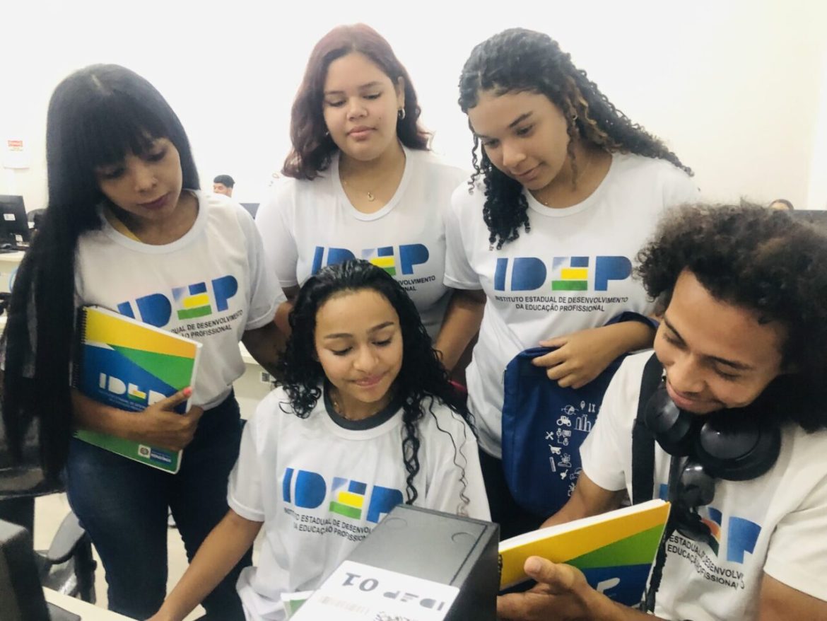 aulas-de-17-turmas-de-cursos-tecnicos-que-motivam-jovens-para-ingressar-no-mercado-de-trabalho-tem-inicio,-em-porto-velho
