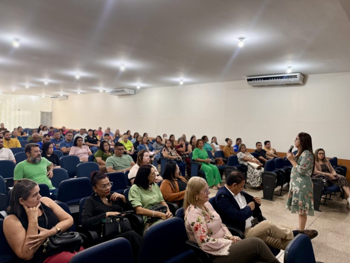 reuniao-com-secretarios-escolares-e-promovida-pelo-governo-de-ro-na-escola-carmela-dutra,-em-porto-velho