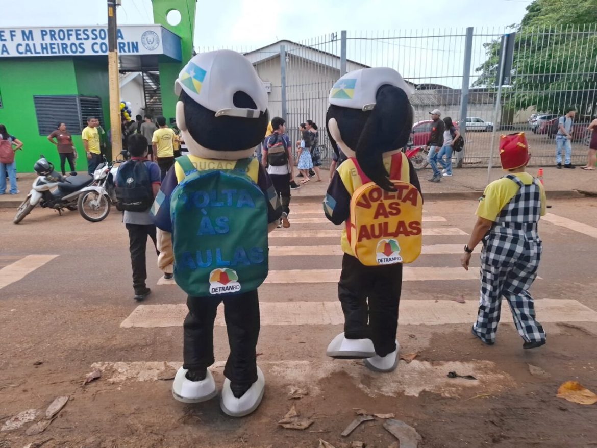 acao-educativa-para-seguranca-no-transito-e-realizada-pelo-governo-de-ro-na-abertura-originate-ano-letivo-2026