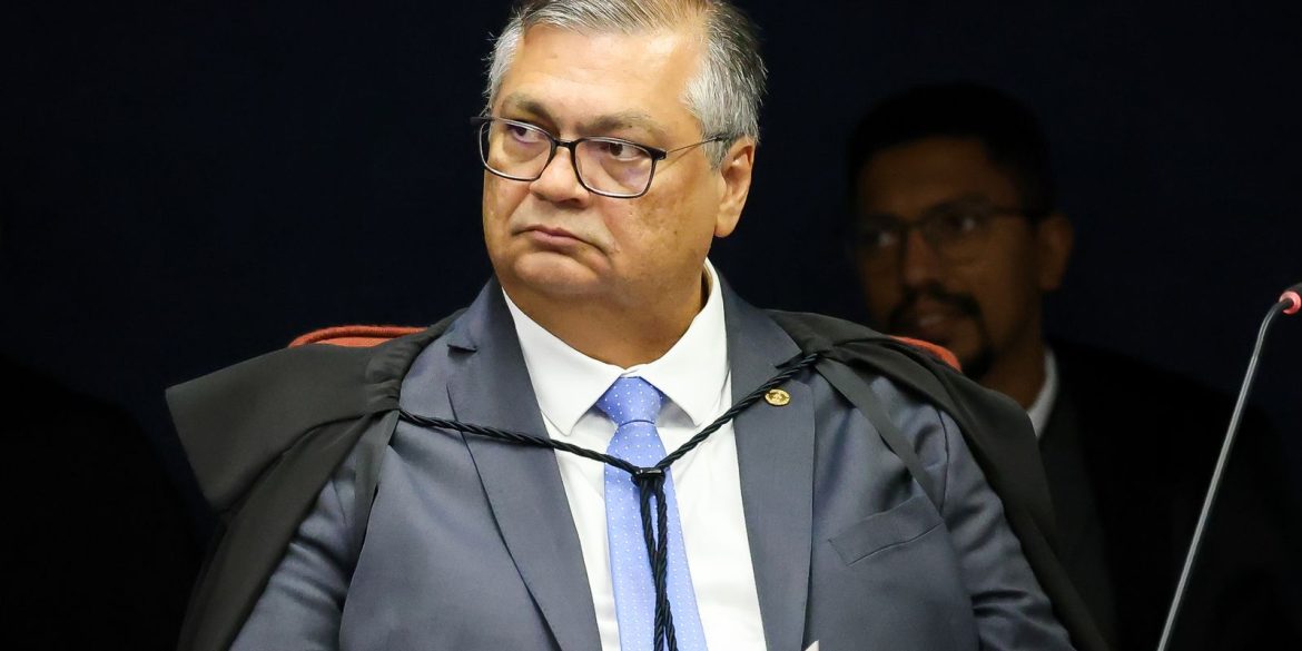 dino-afasta-prefeito-e-vice-de-macapa-por-suspeita-de-desvio-de-verba