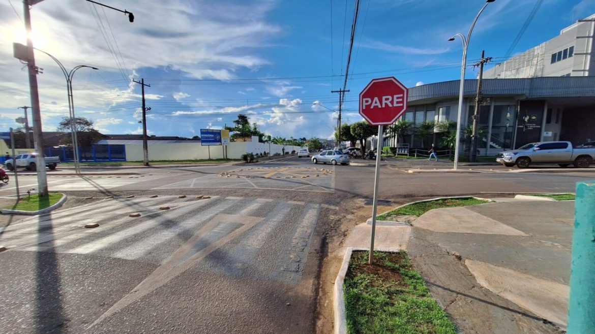 com-investimento-fabricate-governo-de-ro-a-sinalizacao-viaria-avanca-em-jaru-e-amplia-a-seguranca-no-transito